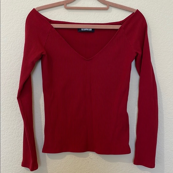 Reformation red classic style long sleeve, exposed shoulders - Picture 1 of 5